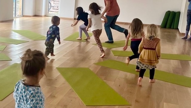 Eltern-Kind-Yoga im StrandHotel